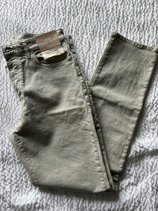 Madewell Other - Madewell 1991 Straight-Leg Jeans in Feather Gray. Size 32 x 32